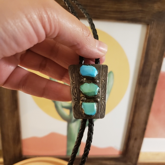 Vintage Sterling Silver Turquoise Bolo Tie